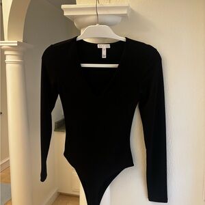 Leith Black V-Neck Top